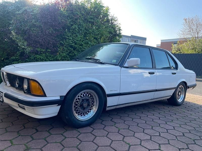 Gebraucht BMW 745 Shadowline 252 PS (185 kW) 1983 Weiß Limousine