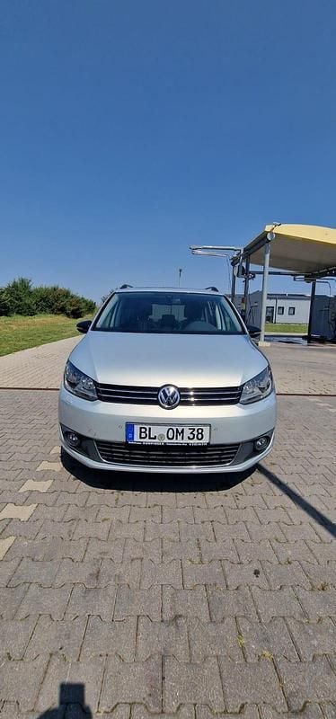 Andere farben Gebraucht 2013 VW Touran Edition Van / Kleinbus | 8.450 € (Etwas zu teuer) - Bild 1/4