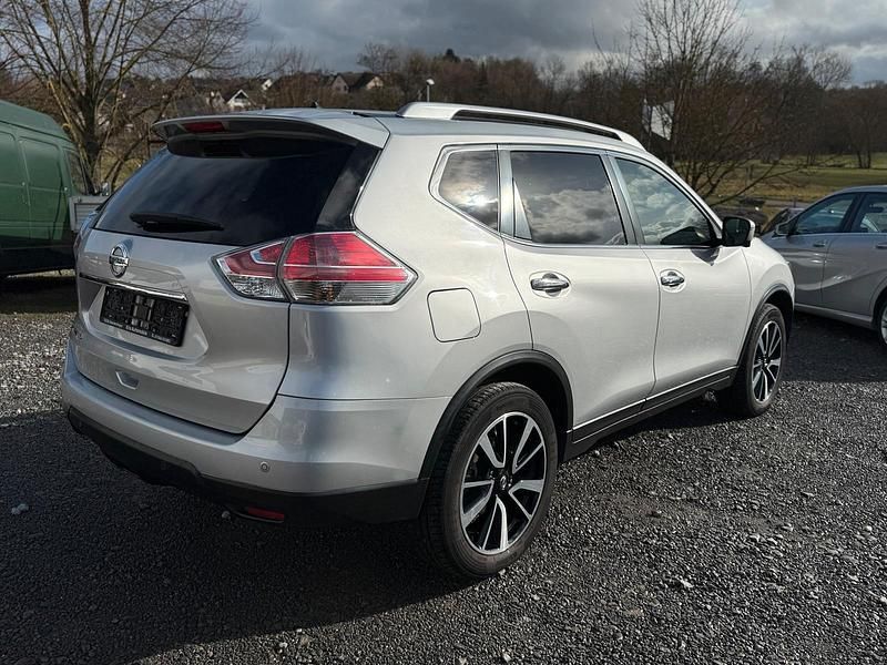 Gebraucht Nissan X-Trail 360º 131 PS (96 kW) 2016 New silver (m) SUV