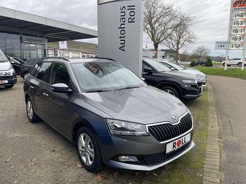 Graphitegrau metallic Gebraucht 2022 Skoda Fabia Ambition Kombi | 15.990 € (Fairer Preis) - Bild 1/4