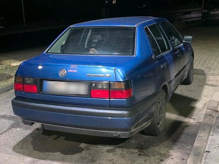 Gebraucht VW Vento 75 PS (55 kW) 1996 Blau Limousine