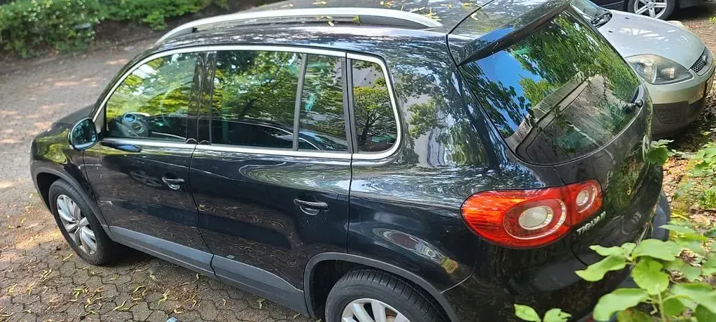 Gebraucht VW Tiguan Trendline 150 PS (110 kW) 2011 Schwarz SUV