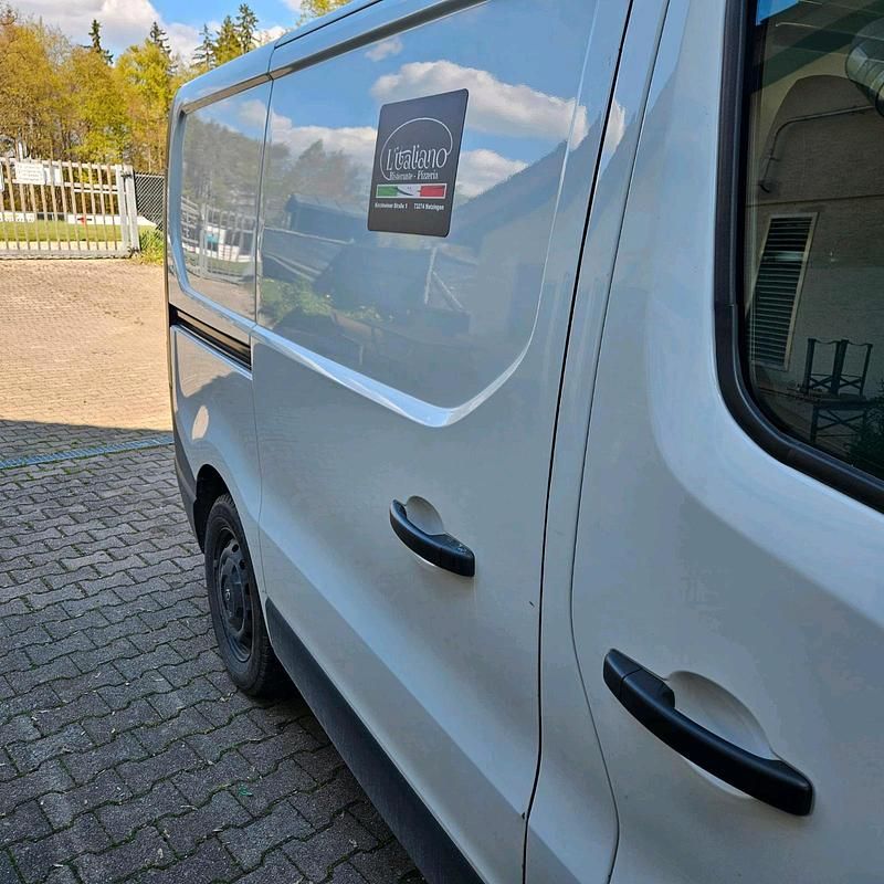 Second-hand Opel Vivaro 120 CP (88 kW) 2017 Alb Monovolum