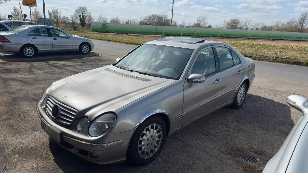 Gebraucht Mercedes E240 177 PS (130 kW) 2004 Grau Limousine