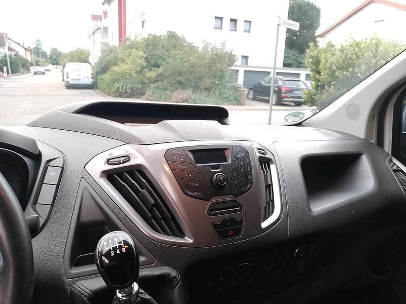 Second-hand Ford Transit Custom 130 CP (95 kW) 2017 Alb Monovolum