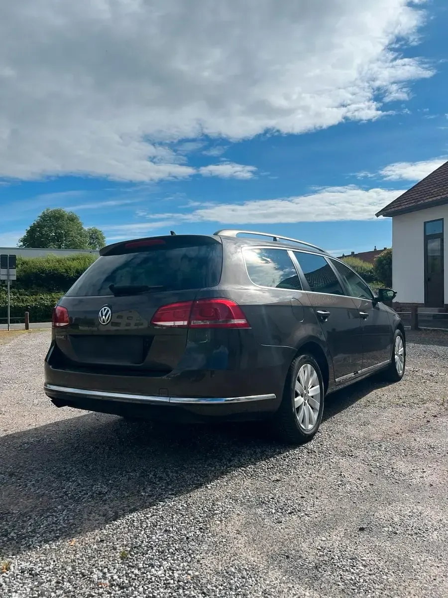 Gebraucht VW Passat Highline 122 PS (89 kW) 2013 Braun Kombi