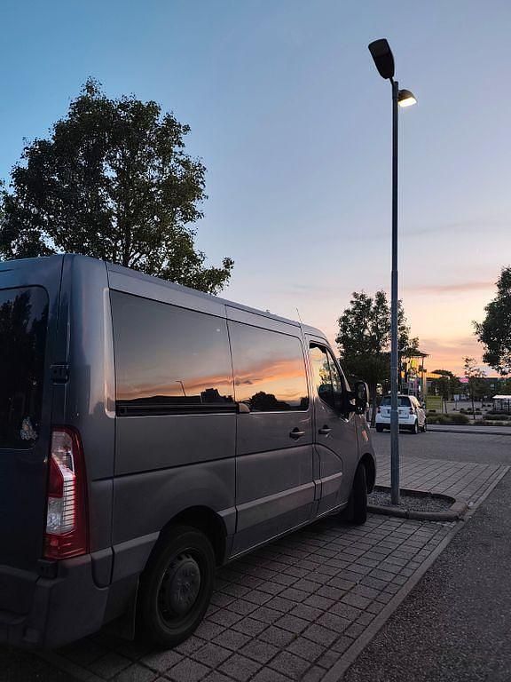 Grau Gebraucht 2014 Opel Movano Van / Kleinbus | 17.990 € - Bild 1/4