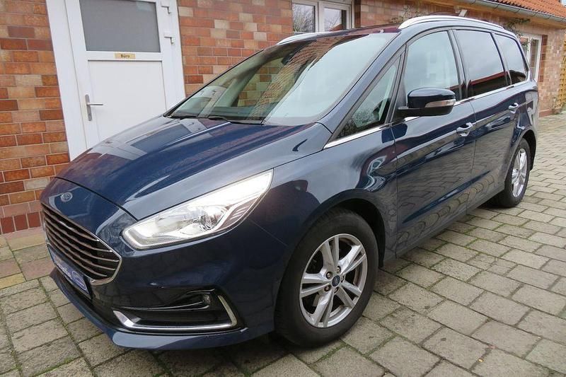 Blau Gebraucht 2020 Ford Galaxy Titanium Van / Kleinbus | 22.900 € (Fairer Preis) - Bild 1/4