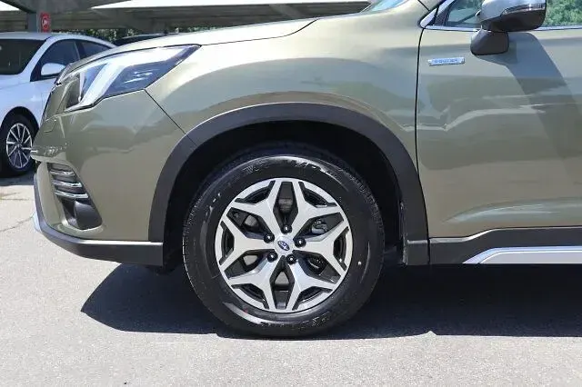 Gebraucht Subaru Forester Comfort 150 PS (110 kW) 2022 Autumn green SUV