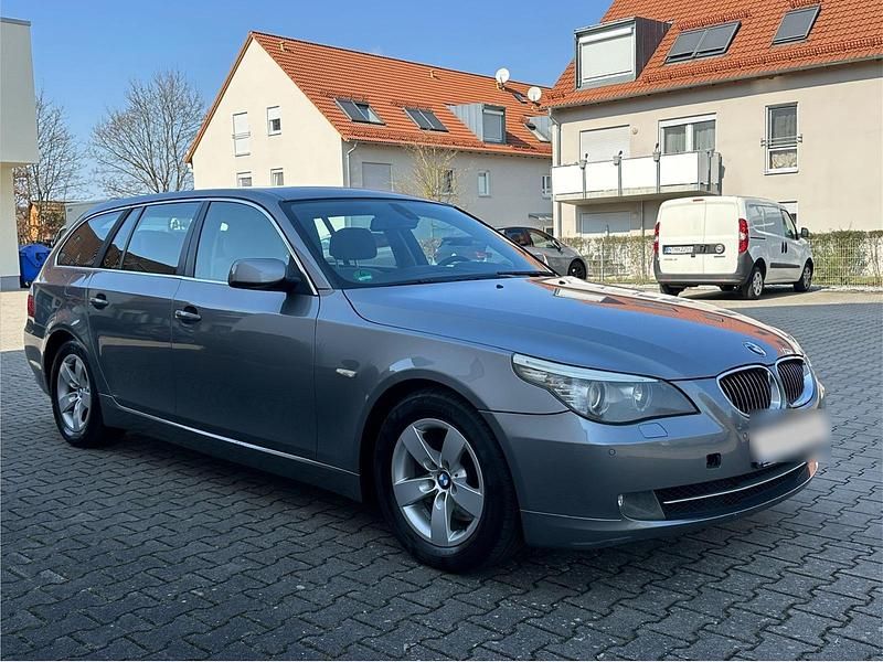 Gebraucht BMW 525 197 PS (144 kW) 2009 Grau Kombi