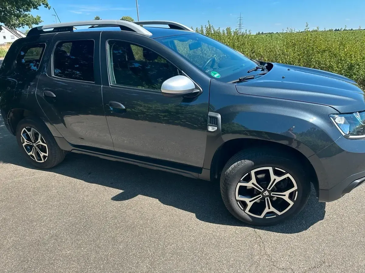 Gebraucht Dacia Duster 122 PS (89 kW) 2019 Grau SUV