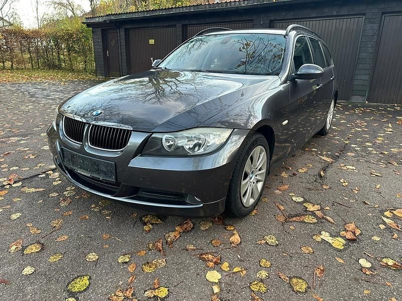 Grau Gebraucht 2008 BMW 318 Kombi | 2.999 € (Superpreis) - Bild 1/4