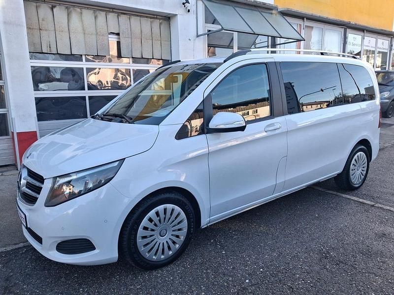 Gebraucht Mercedes V220 Edition 190 PS (139 kW) 2016 Weiß Van / Kleinbus