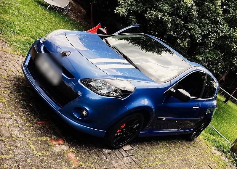 Gebraucht Renault Clio II 106 PS (77 kW) 2011 Blau Kleinwagen