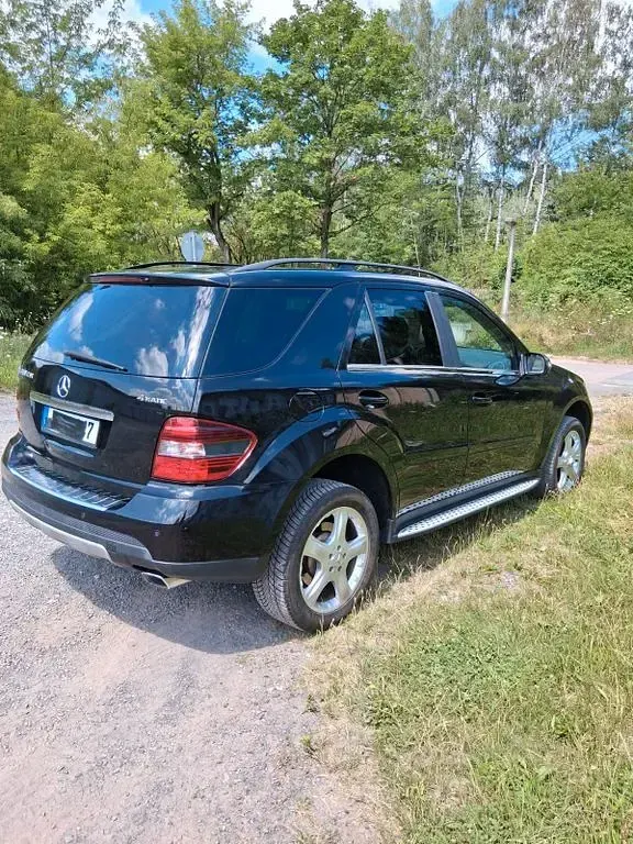 Gebraucht Mercedes ML320 224 PS (164 kW) 2008 Schwarz SUV
