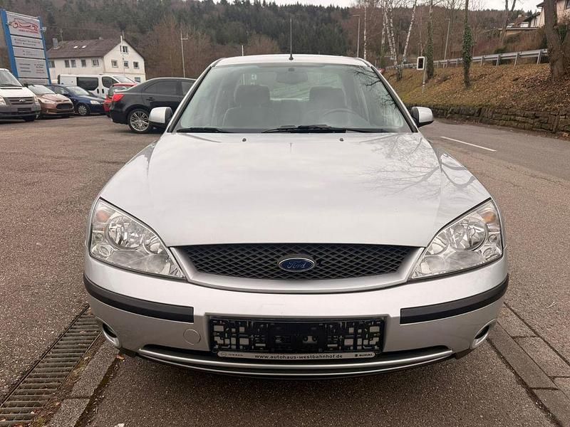 Gebraucht Ford Mondeo Trend 125 PS (91 kW) 2001 Silber Limousine