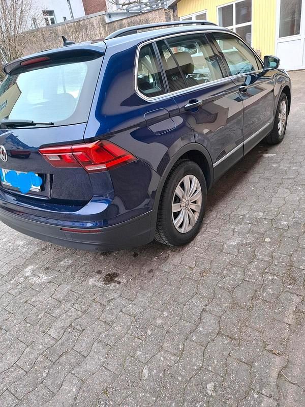 Gebraucht VW Tiguan 150 PS (110 kW) 2020 Blau SUV
