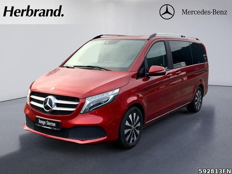 Gebraucht Mercedes V220 163 PS (119 kW) 2020 Rot Van / Kleinbus