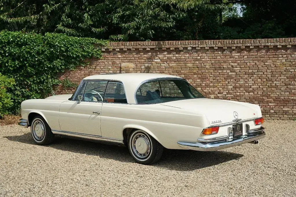 Gebraucht Mercedes E280 SE 160 PS (117 kW) 1968 Weiß Coupé