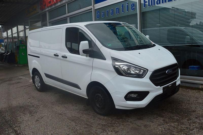 Weiß Gebraucht 2019 Ford Transit Custom Trend Van / Kleinbus | 13.900 € (Superpreis) - Bild 1/4