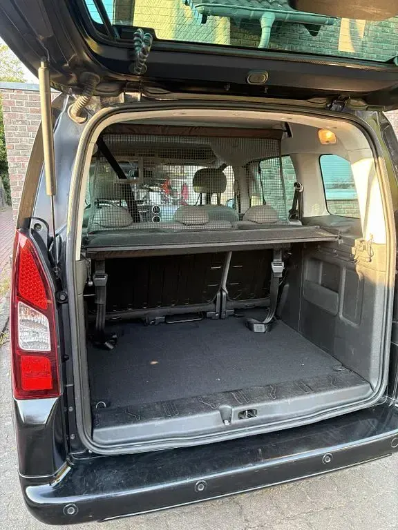 Gebraucht Citroën Berlingo SELECTION 99 PS (72 kW) 2016 Schwarz Van / Kleinbus