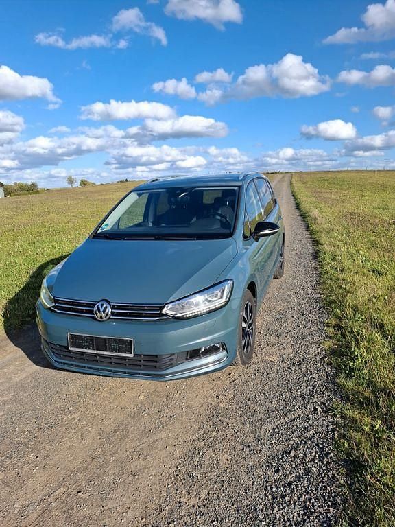 Blau Gebraucht 2019 VW Touran Sound Van / Kleinbus | 19.400 € (Guter Preis) - Bild 1/4