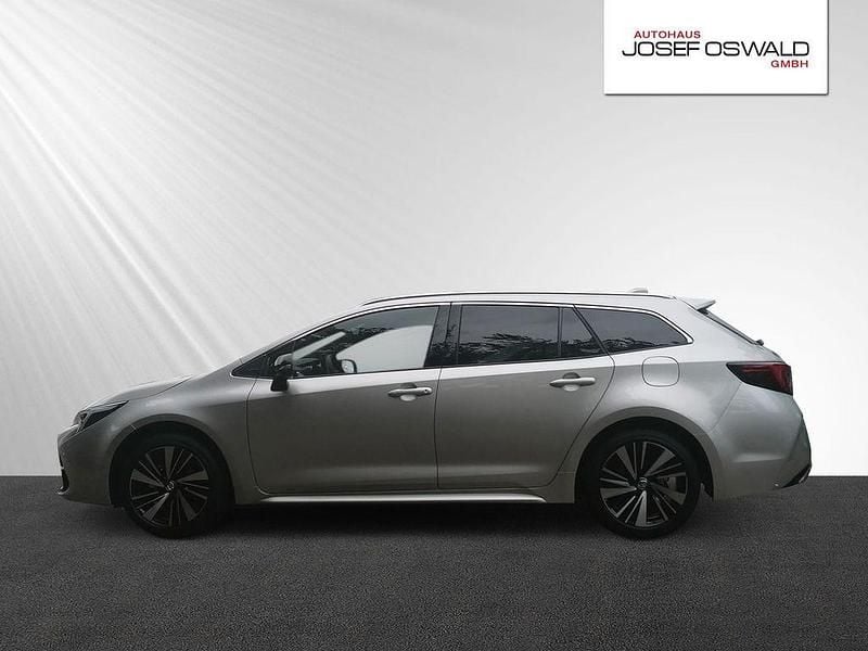 Neu Toyota Corolla 98 PS (72 kW) 2025 Silber Kombi