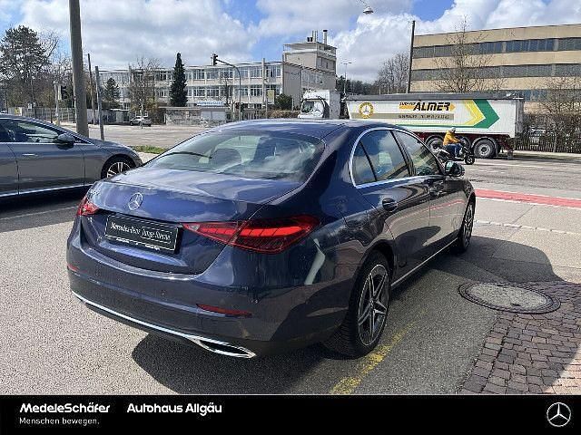 Gebraucht Mercedes C300e AMG 313 PS (230 kW) 2024 Lack sodalithblau (metallic) Limousine