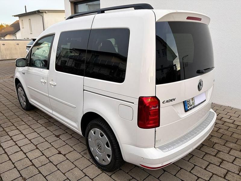 Gebraucht VW Caddy Comfortline 125 PS (91 kW) 2016 Weiß Van / Kleinbus