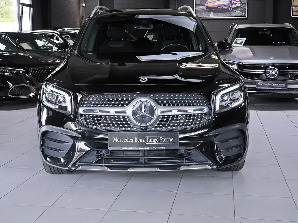 Gebraucht Mercedes GLB200 AMG 150 PS (110 kW) 2023 Unilack nachtschwarz SUV