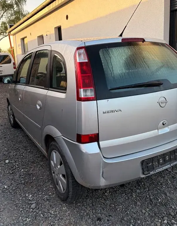 Gebraucht Opel Meriva 87 PS (63 kW) 2003 Silber Van / Kleinbus