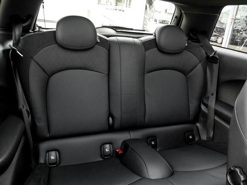 Gebraucht Mini Cooper 136 PS (100 kW) 2023 Schwarz Kleinwagen