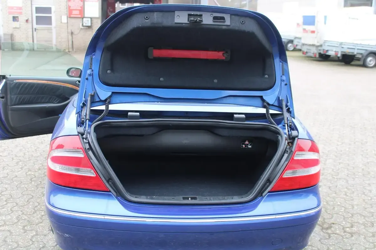 Gebraucht Mercedes CLK240 170 PS (125 kW) 2003 Blau Cabrio