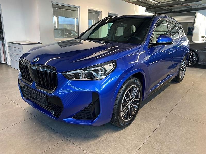 Blau Gebraucht 2024 BMW X1 M Sport SUV | 41.990 € (Superpreis) - Bild 1/4
