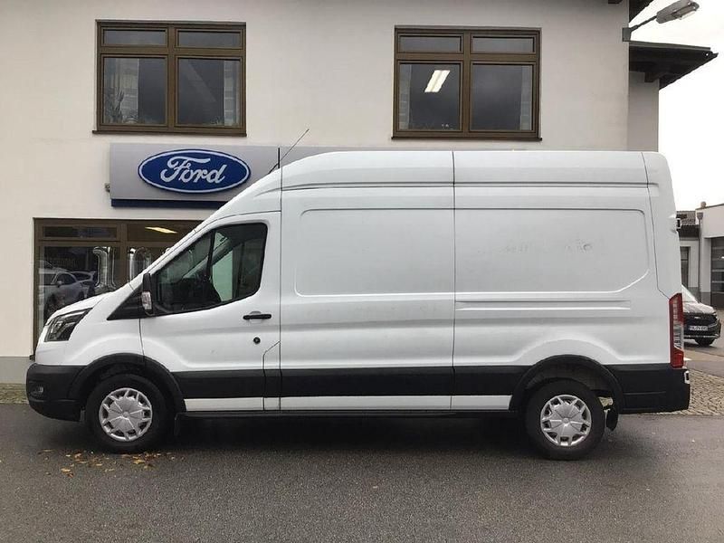 Gebraucht Ford Transit Trend 131 PS (96 kW) 2020 Weiß Van / Kleinbus
