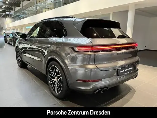 Neu Porsche Cayenne 471 PS (346 kW) 2026 Quarzitgraumetallic (metallic) SUV