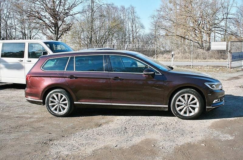 Gebraucht VW Passat Highline 179 PS (131 kW) 2018 Rot Kombi