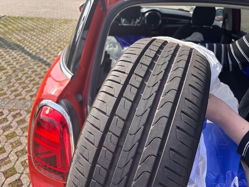 Gebraucht Mini Cooper 136 PS (100 kW) 2019 Rot Kleinwagen