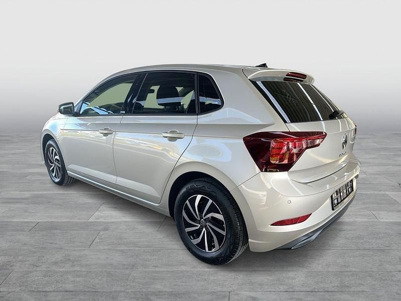 Gebraucht VW Polo Move 95 PS (69 kW) 2024 Ivory silver Limousine