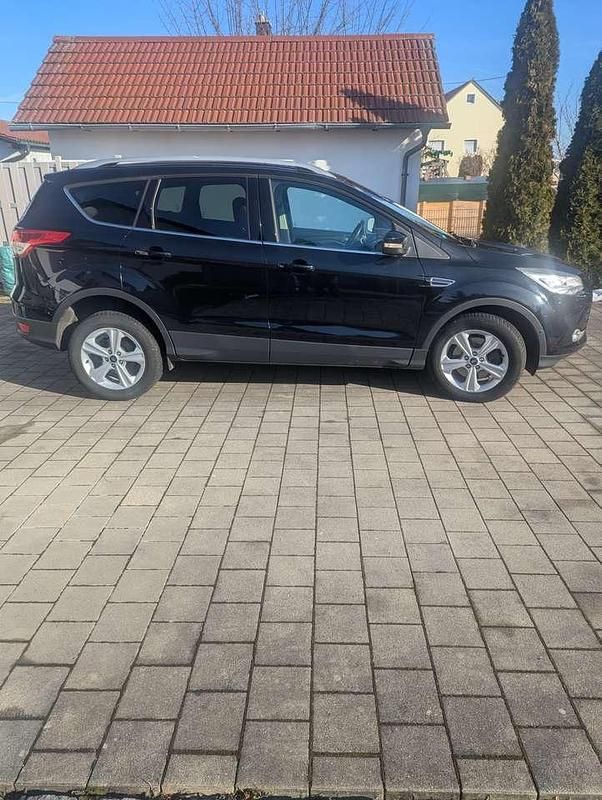 Gebraucht Ford Kuga Individual 140 PS (102 kW) 2014 Schwarz SUV