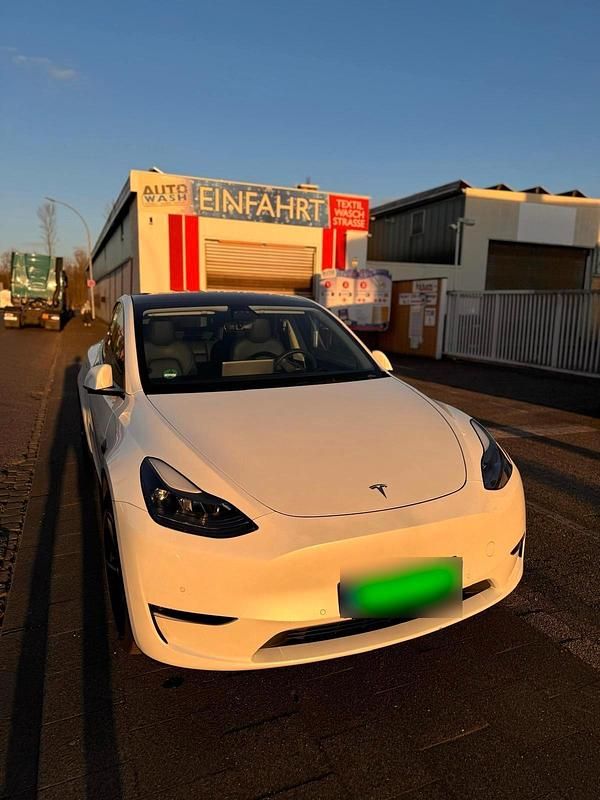 Gebraucht Tesla Model Y 378 kW (514 PS) 2022 Weiß SUV