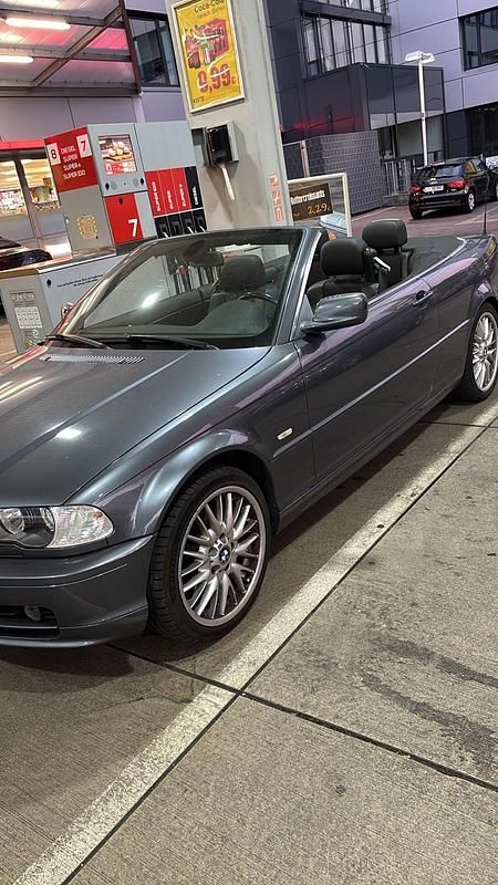 Grau Gebraucht 2003 BMW 320 Cabriolet Sport Line Cabrio | 9.999 € (Fairer Preis) - Bild 1/4