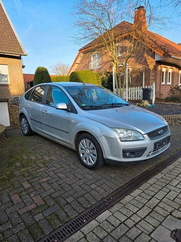 Gebraucht Ford Focus 115 PS (84 kW) 2007 Grau Kleinwagen