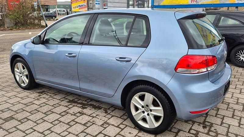 Gebraucht VW Golf VI Comfortline 105 PS (77 kW) 2010 Blau Kleinwagen