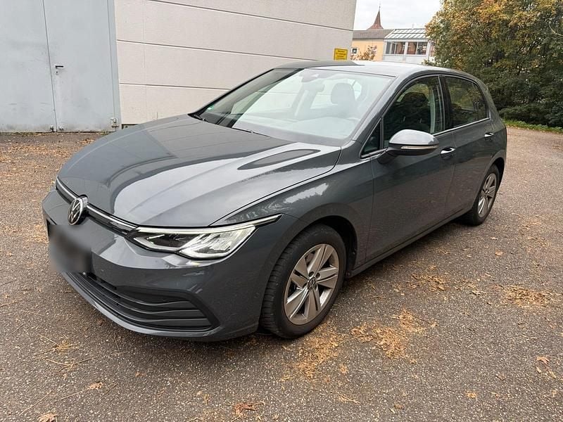 Grau Gebraucht 2022 VW Golf VIII Limousine | 17.390 € (Superpreis) - Bild 1/4