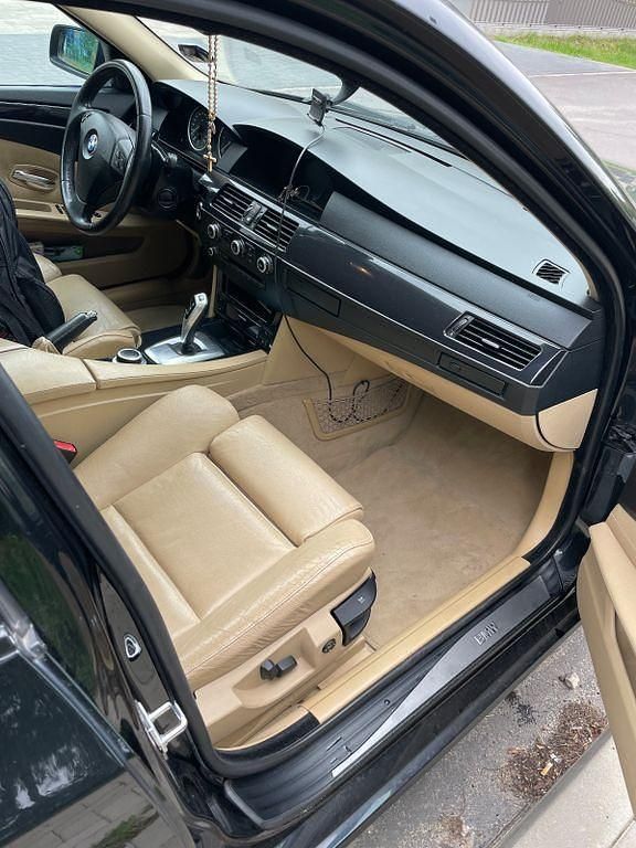 Schwarz Gebraucht 2008 BMW 525 Lifestyle Kombi | 5.000 € (Fairer Preis) - Bild 1/4