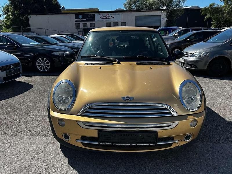 Gebraucht Mini ONE 90 PS (66 kW) 2004 Solid gold Kleinwagen