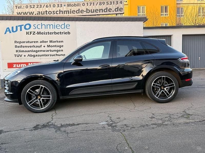 Schwarz Gebraucht 2021 Porsche Macan SUV | 44.900 € (Superpreis) - Bild 1/4