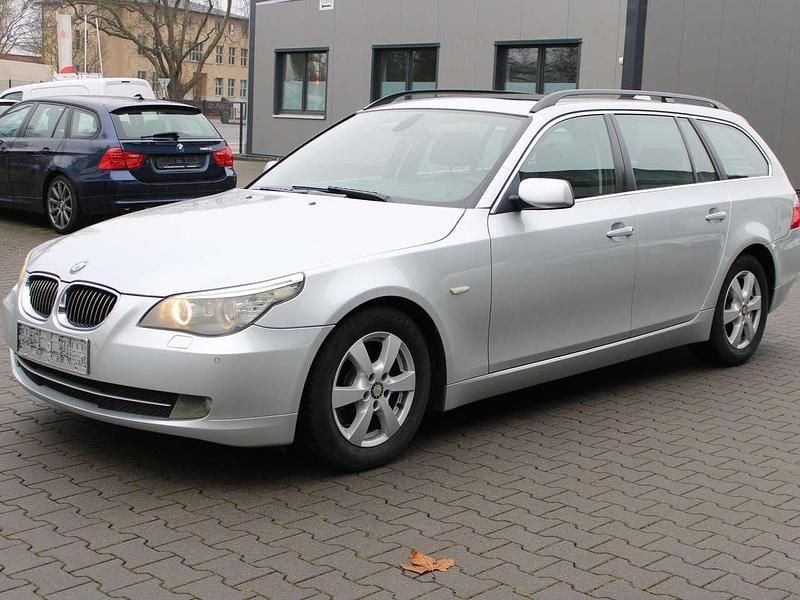 Gebraucht BMW 523 190 PS (139 kW) 2007 Titansilber metallic Kombi