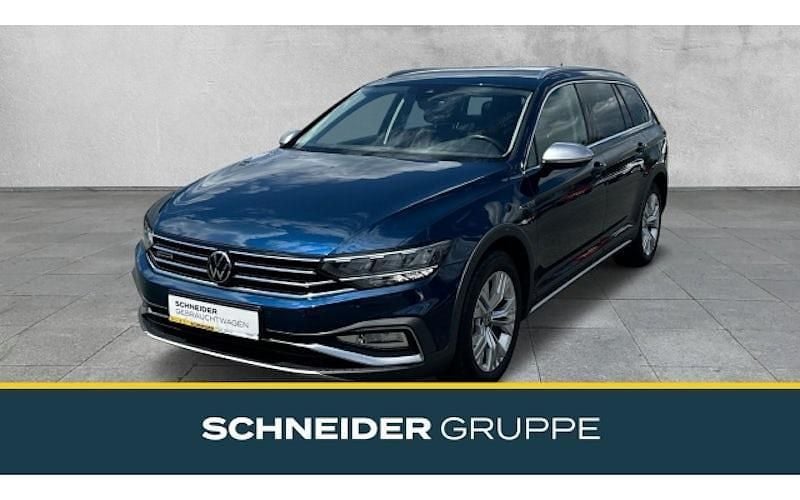Blau Gebraucht 2022 VW Passat Alltrack Kombi | 30.490 € (Guter Preis) - Bild 1/4